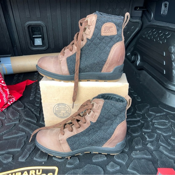 Sorel Evie II NW Lace Bootie 7 / 38 - Picture 2 of 15